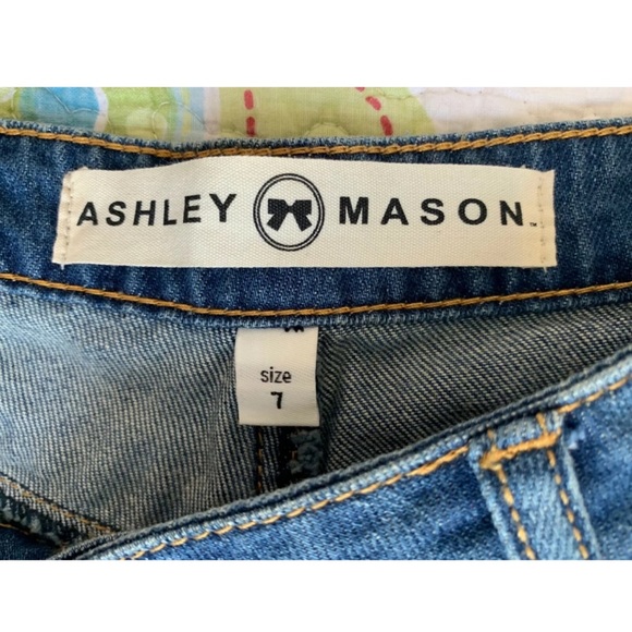 ASHLEY MASON Factory Distressed Raw Hem Crop Jeans - Picture 3 of 3